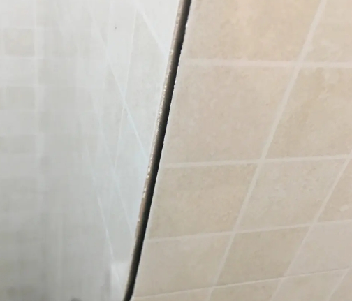 德州瓷砖空鼓维修公司分享阳台瓷砖脱落的修复过程可以分为以下几个步骤